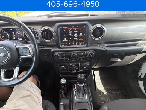 Used 2020 Jeep Gladiator Overland AWD/4WD image 23