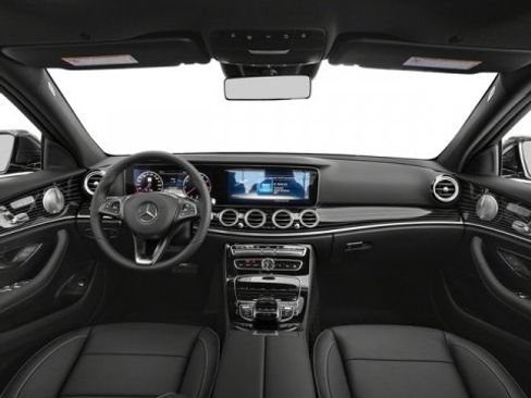 Used 2018 Mercedes-Benz E 400 4MATIC Sedan w/ Premium 1 Package image 11