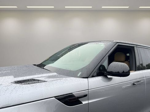 Used 2025 Land Rover Range Rover Sport Dynamic SE AWD/4WD image 27