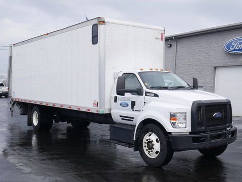 Used 2022 Ford F750 2WD Regular Cab Super Duty image 3