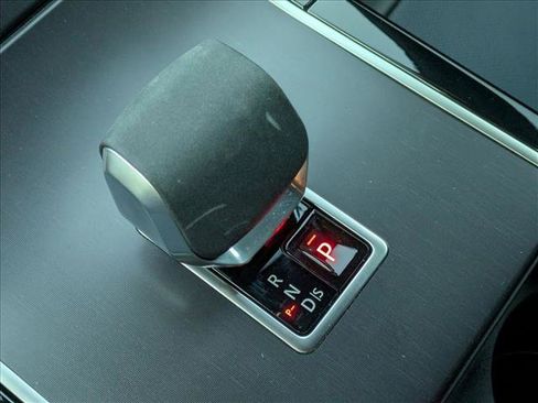 Certified 2026 Land Rover Range Rover Velar Dynamic SE image 12