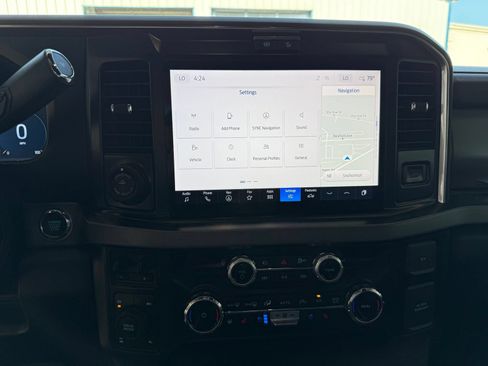 Used 2026 Ford F250 Platinum w/ FX4 Off-Road Package AWD/4WD image 16