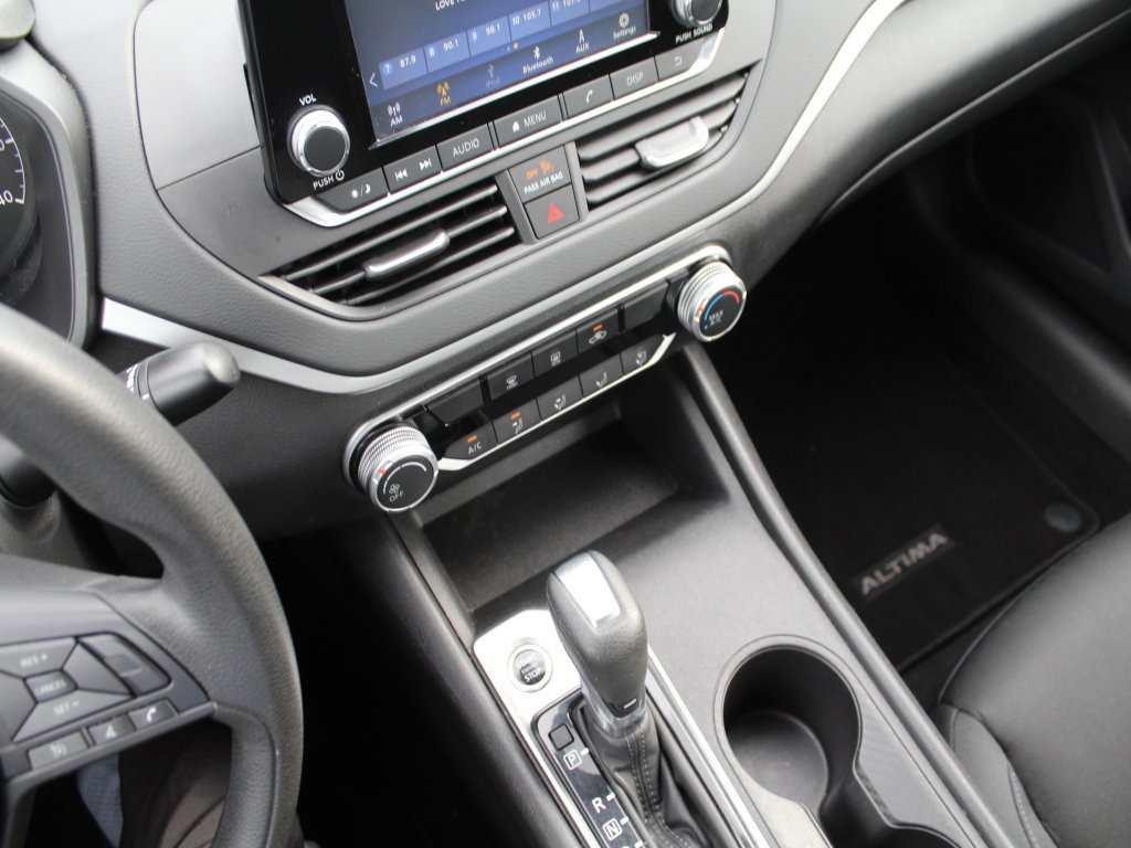 Used 2024 Nissan Altima 2.5 S FWD image 16
