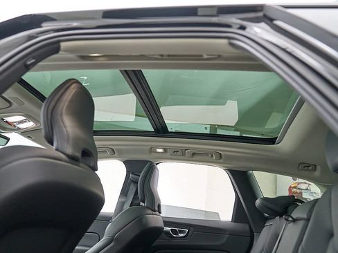 Certified 2025 Volvo XC60 B5 Plus w/ Climate Package AWD/4WD image 22