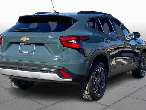 Certified 2025 Chevrolet Trax LT w/ Driver Confidence Package image 13