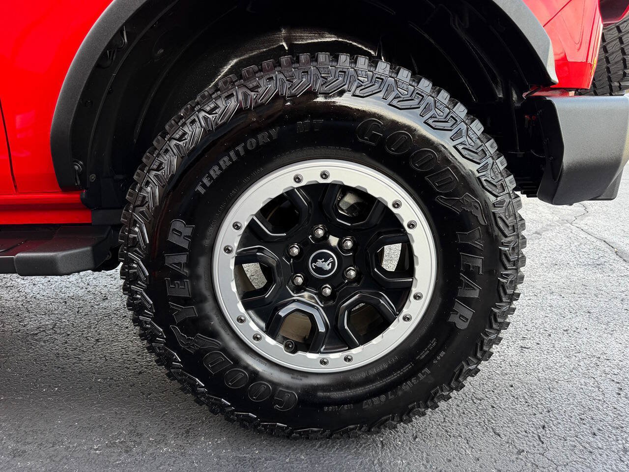 Used 2023 Ford Bronco Big Bend w/ Sasquatch Package AWD/4WD image 9