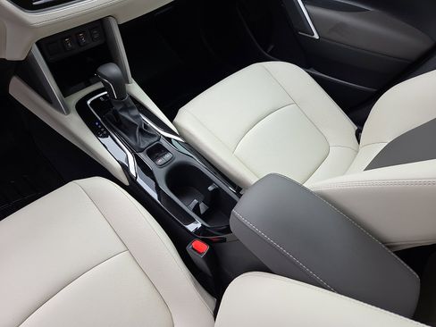 Used 2024 Toyota Corolla Cross XLE image 25