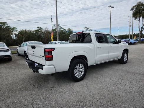 Used 2022 Nissan Frontier SV w/ Technology Package image 3