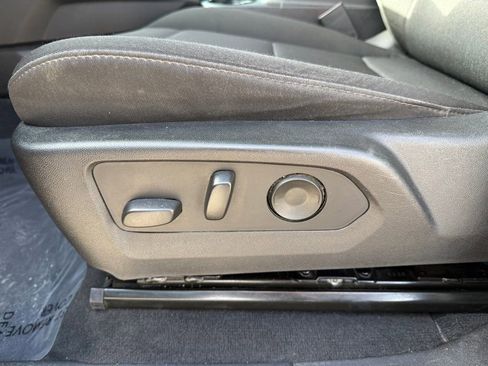 Used 2023 Chevrolet Colorado Trail Boss image 6