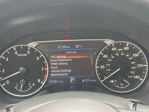 Used 2025 Nissan Altima 2.5 SV FWD image 35