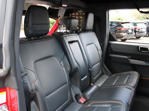 Used 2021 Ford Bronco Badlands image 28