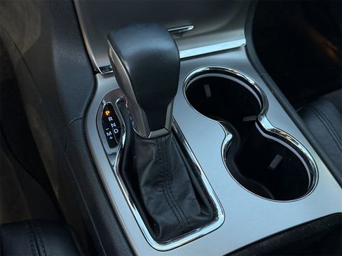 Used 2021 Jeep Grand Cherokee Laredo X image 20