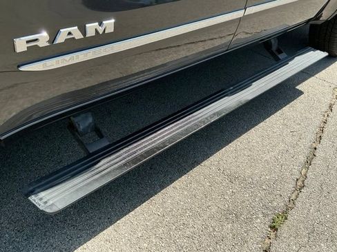 Used 2019 RAM 1500 Limited AWD/4WD image 6