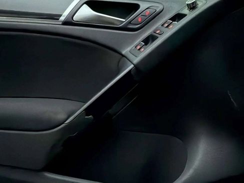 Used 2011 Volkswagen Golf 4-Door image 22