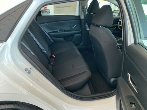 New 2026 Hyundai Elantra SE FWD image 16