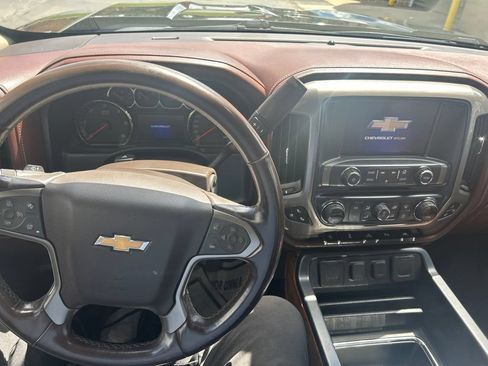 Used 2018 Chevrolet Silverado 1500 High Country AWD/4WD image 18