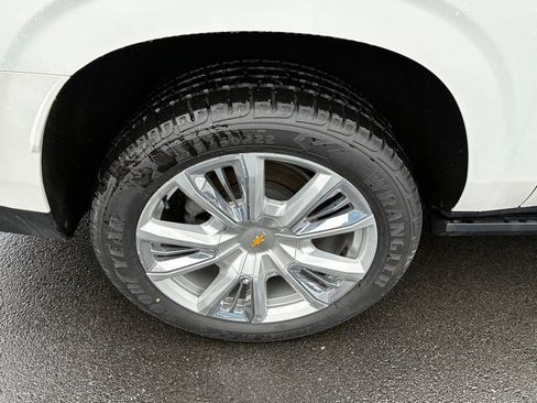 Used 2021 Chevrolet Suburban High Country image 18