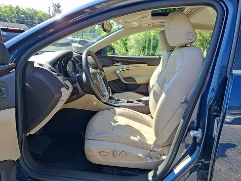 Used 2011 Buick Regal CXL Turbo w/ TO2 Preferred Equipment Group FWD image 11