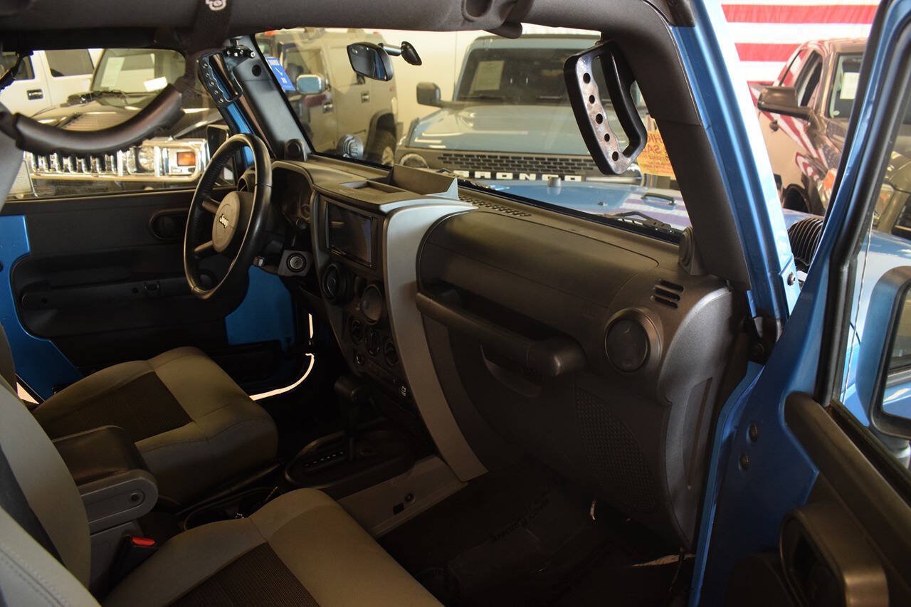 Used 2010 Jeep Wrangler Rubicon w/ PWR Convenience Group AWD/4WD image 22