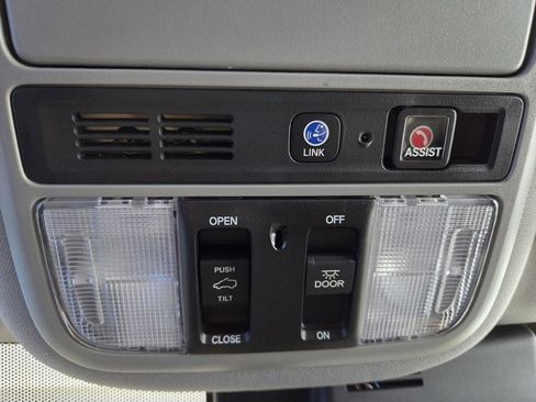 Certified 2022 Honda Pilot Touring image 51