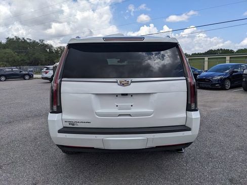 Used 2019 Cadillac Escalade Luxury AWD/4WD image 5