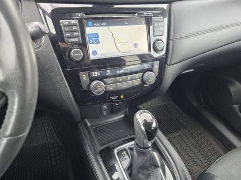 Used 2017 Nissan Rogue SL AWD/4WD image 29