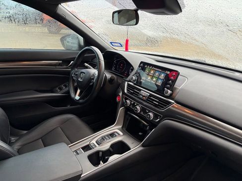 Used 2019 Honda Accord Sport image 8