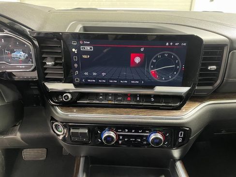 Used 2023 GMC Sierra 1500 Elevation w/ Preferred Package image 16