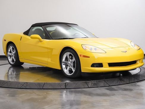 Used 2006 Chevrolet Corvette Convertible w/ Preferred Equipment Group RWD image 16
