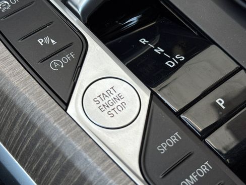 Used 2025 BMW 330i Sedan RWD image 17