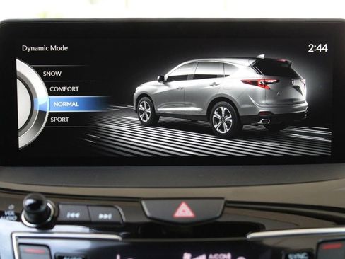 Used 2025 Acura RDX SH-AWD image 29