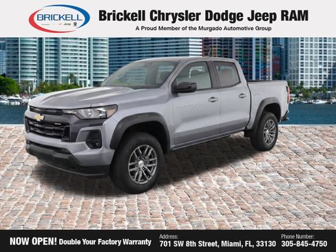 Used 2024 Chevrolet Colorado LT RWD image 2