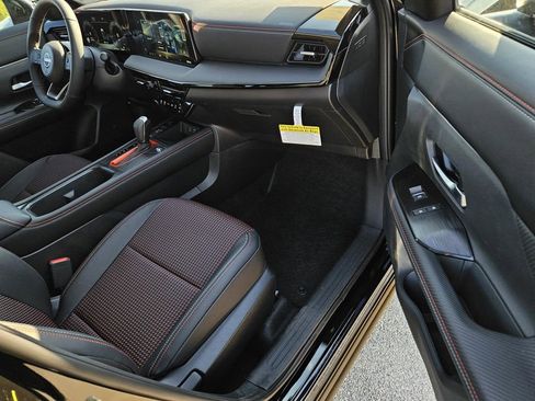 New 2026 Nissan Kicks SR image 5