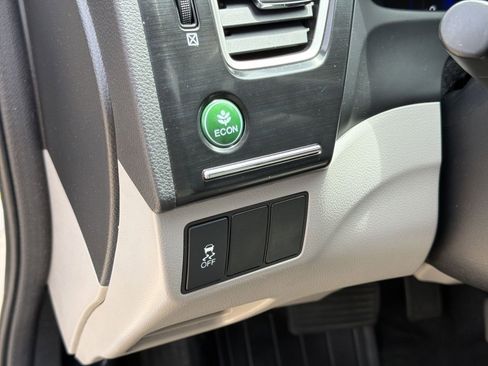Used 2013 Honda Civic EX image 17