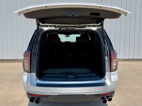 Used 2021 Chevrolet Suburban Premier AWD/4WD image 17
