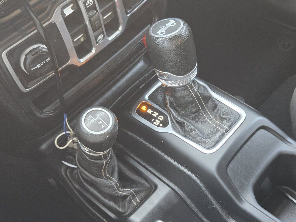 Used 2020 Jeep Wrangler Unlimited Sahara AWD/4WD image 24