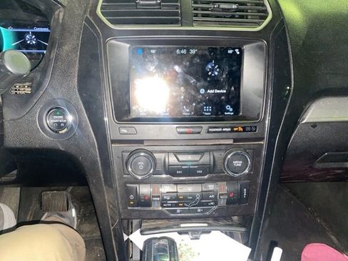 Used 2017 Ford Explorer XLT w/ Equipment Group 202A image 13