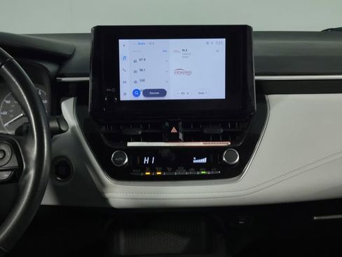 Used 2025 Toyota Corolla SE image 22