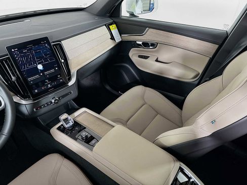 New 2026 Volvo XC90 B5 Core image 22