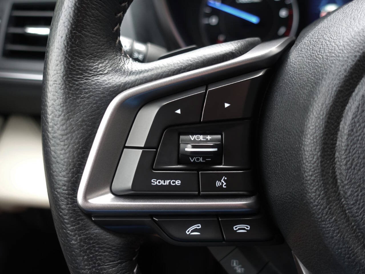 Used 2019 Subaru Ascent Limited w/ Popular Package #2 AWD/4WD image 40