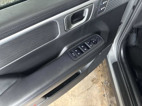 Used 2025 Hyundai Santa Fe Limited FWD image 13