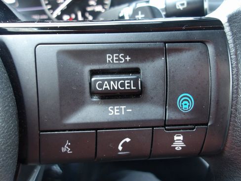 Used 2023 Nissan Rogue SV image 14