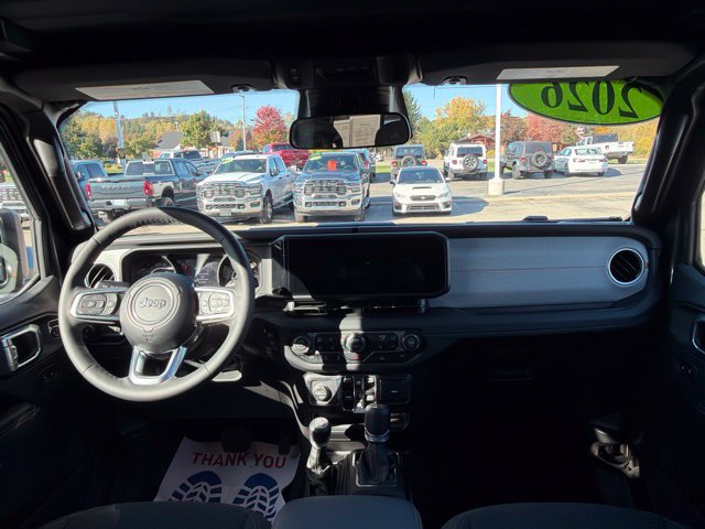 Used 2026 Jeep Wrangler Unlimited Sahara AWD/4WD image 16