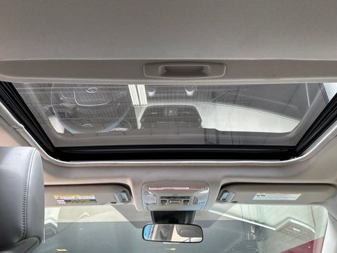 Used 2019 Toyota RAV4 XLE Premium FWD image 19