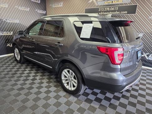 Used 2017 Ford Explorer XLT w/ Equipment Group 202A FWD image 9
