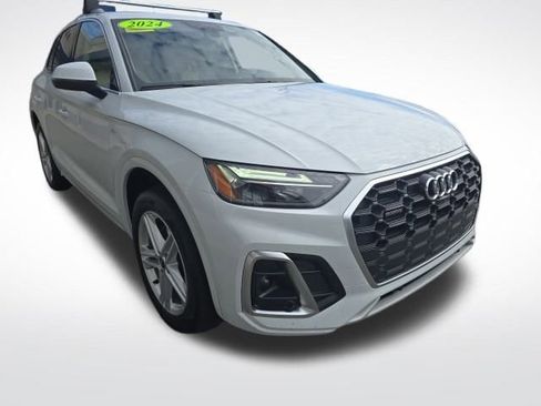 Used 2024 Audi Q5 e Premium Plus w/ Premium Plus Package image 1