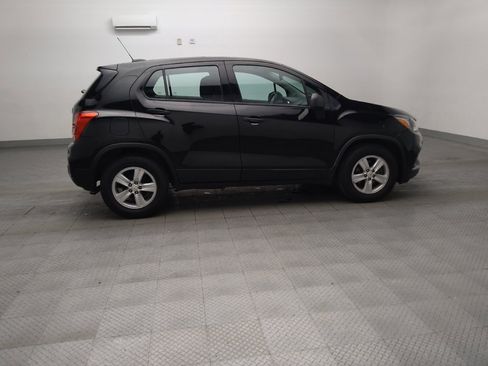 Used 2020 Chevrolet Trax LS FWD image 10