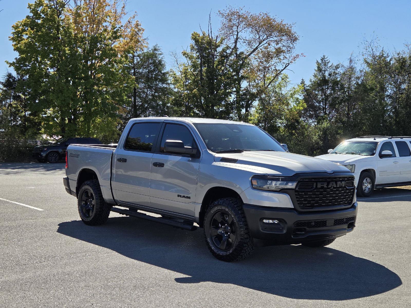 Used 2025 RAM 1500 Warlock AWD/4WD image 1