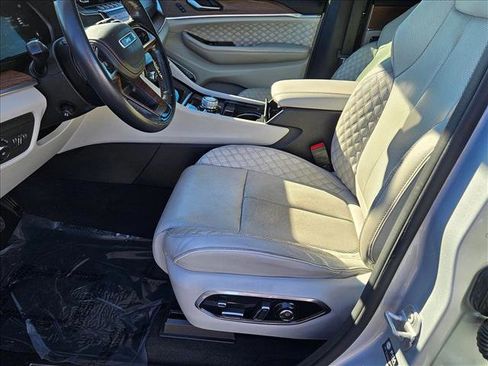 Used 2022 Jeep Grand Cherokee L Summit w/ Advanced Protech Group IV image 16