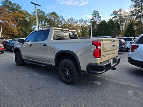 Used 2023 Chevrolet Silverado 1500 ZR2 w/ Technology Package image 10